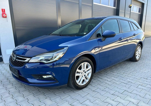 Opel Astra cena 40900 przebieg: 115235, rok produkcji 2018 z Kostrzyn małe 191